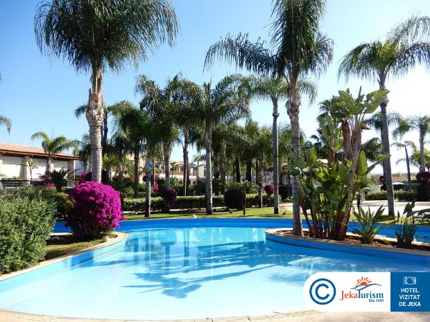 Poze Olympic Lagoon Resort 15