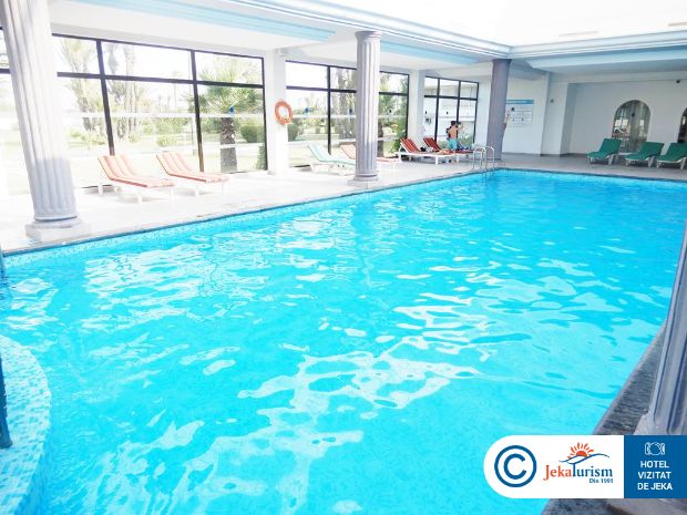 Poze One Resort Jockey 12