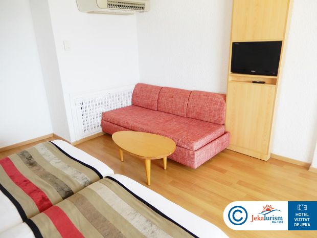 Poze One Resort Jockey 8