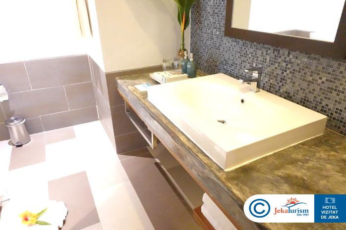 Poze Outrigger Khao Lak Beach Resort 8