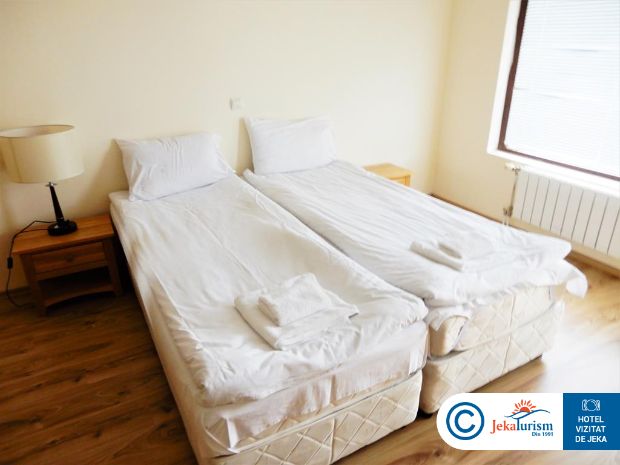 Poze Parklands Hotel & Pool 8