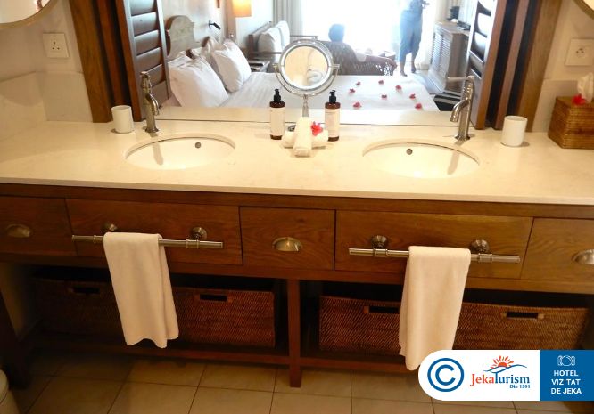 Poze Paradise Cove Boutique 6