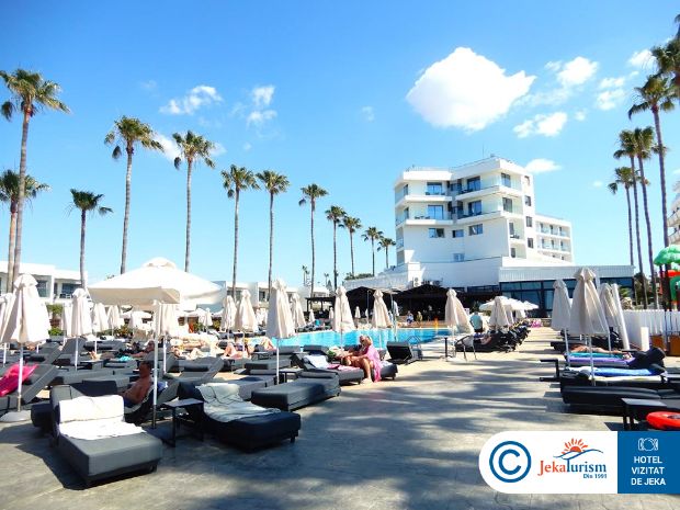 Poze Pavlo Napa Beach 17