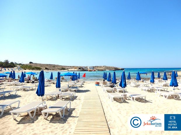 Poze Pavlo Napa Beach 18