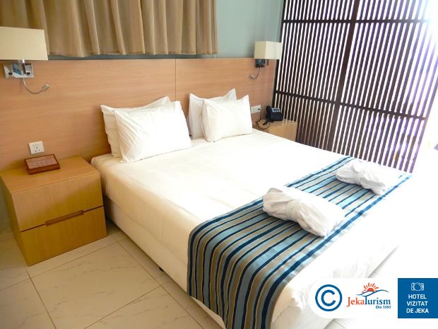 Poze Pernera Beach 10