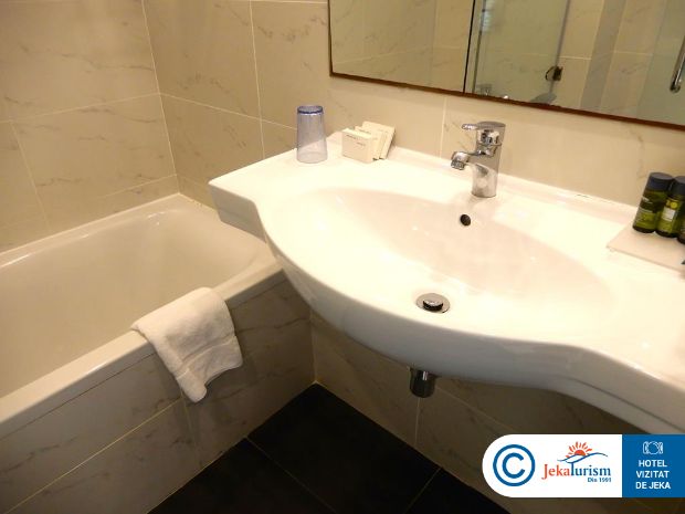 Poze Pernera Beach 14