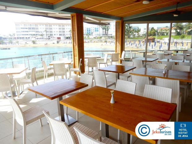 Poze Pernera Beach 18