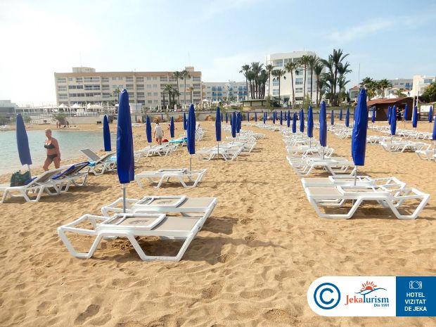 Poze Pernera Beach 20