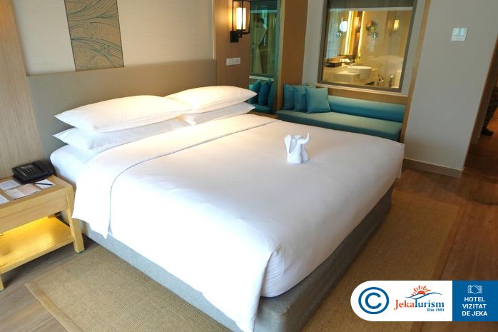 Poze Phuket Marriott Resort & Spa, Merlin Beach 6