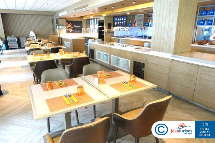 Poze Phuket Marriott Resort & Spa, Merlin Beach 9