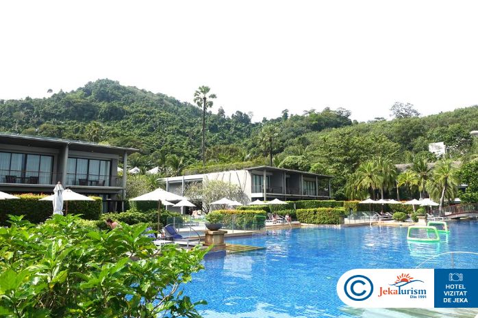 Poze Phuket Marriott Resort Nai Yang Beach 17