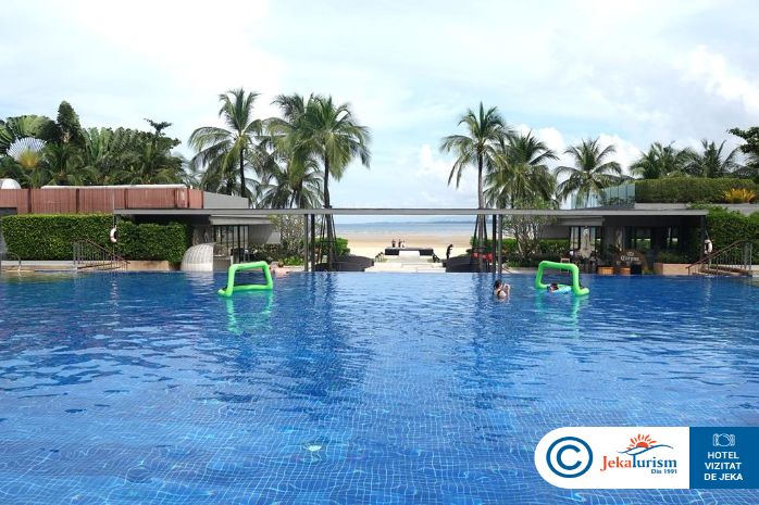 Poze Phuket Marriott Resort Nai Yang Beach 19