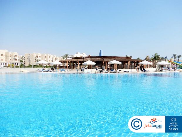 Poze Royal Lagoons Resort & Aqua Park 7