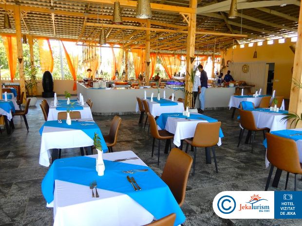 Poze Reef And Beach 9