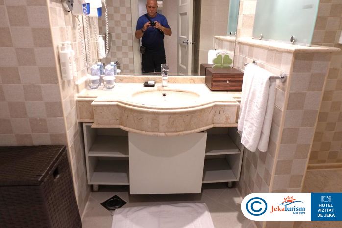 Poze Rixos Premium Seagate 32