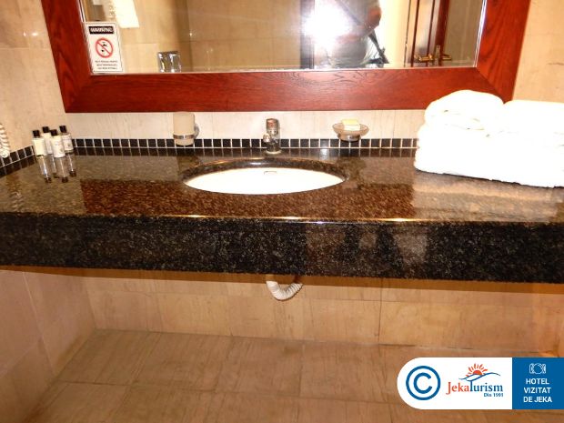 Poze Roda Beach Resort & Spa 9