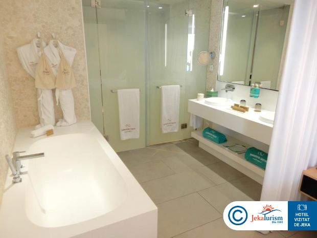 Poze Royal Hideaway Corales Suites Spania