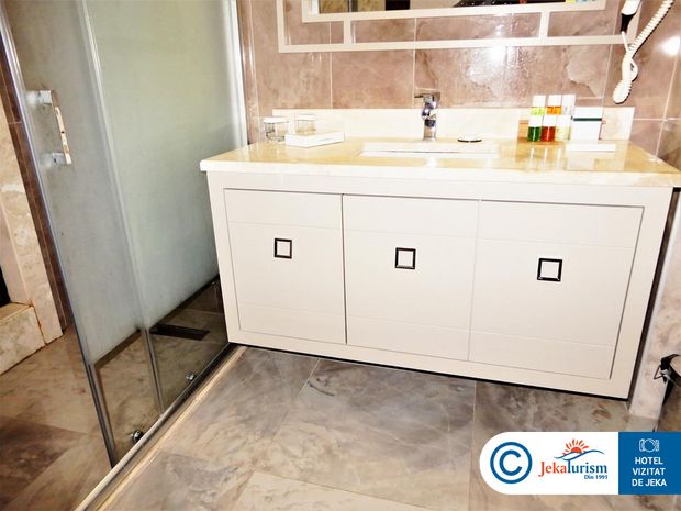 Poze Sherwood Exclusive 6