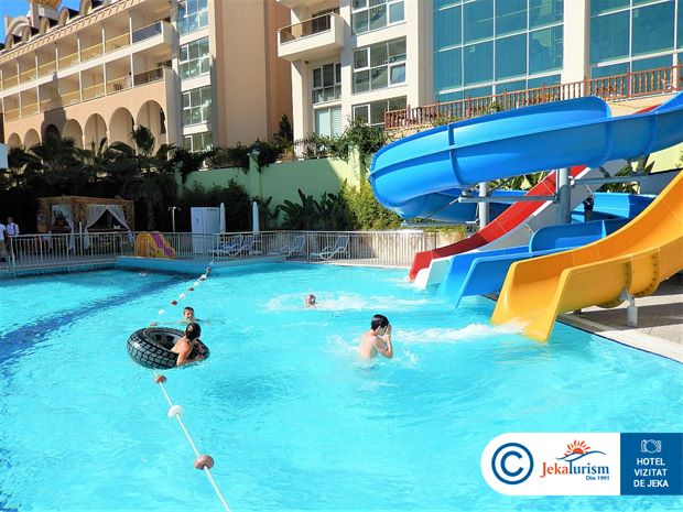 Poze Side Royal Palace 11