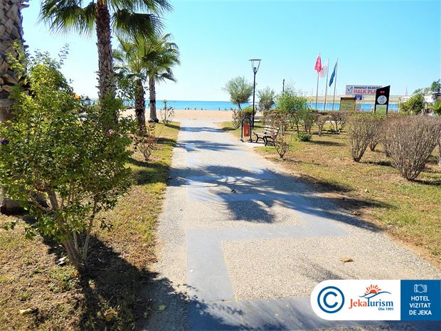 Poze Side Royal Palace 13