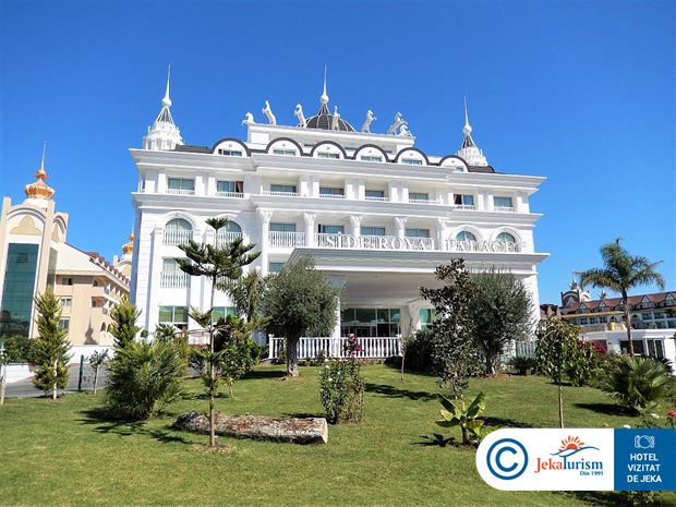 Poze Side Royal Palace Side