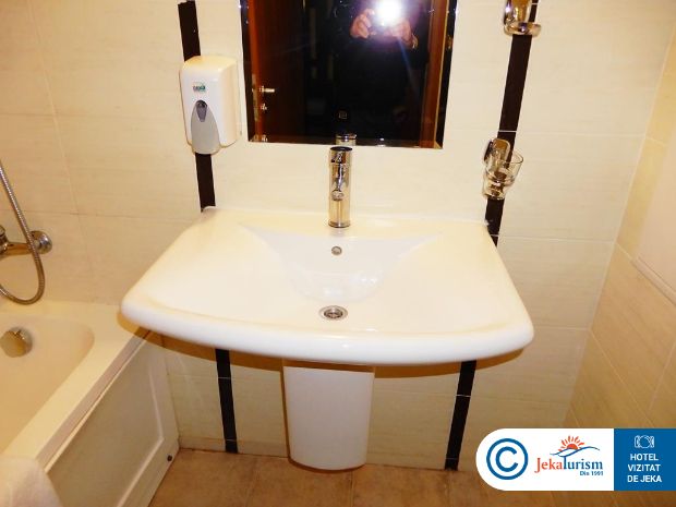 Poze St George Ski & Holiday Spa 9