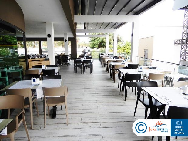 Poze Sailor's Beach Club 15