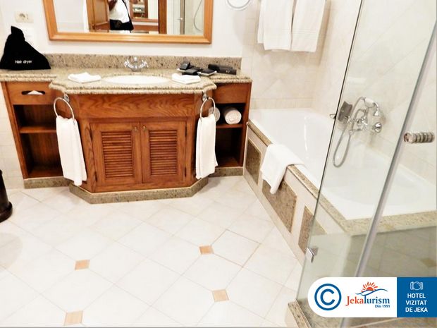 Poze The Cascades Golf Resort 8