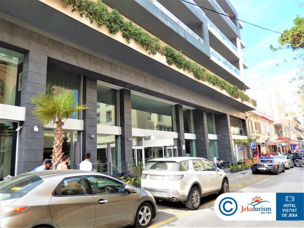 Poze The George St Julians