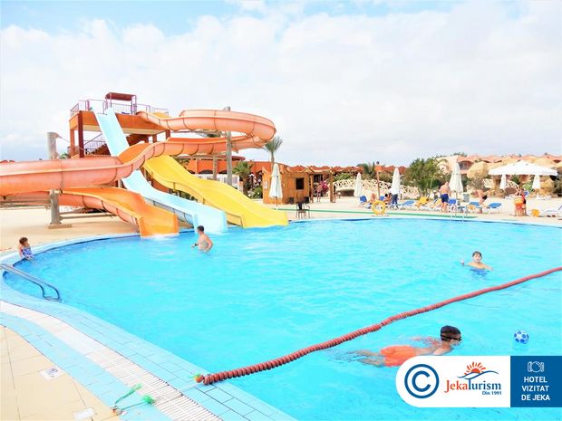 Poze The Three Corners Happy Life Beach Resort 10