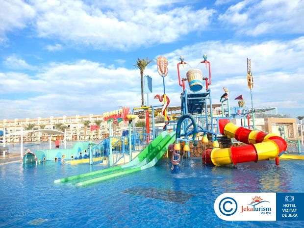 Poze The V Luxury Resort 7