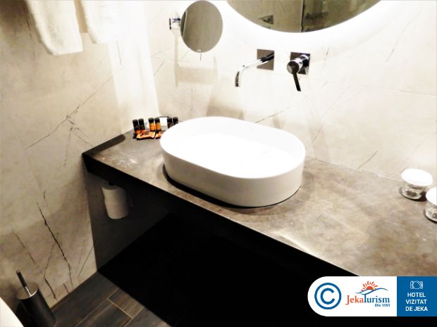 Poze Theartemis Palace 14