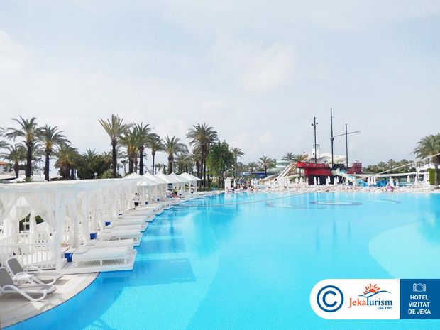 Poze Titanic Deluxe 6