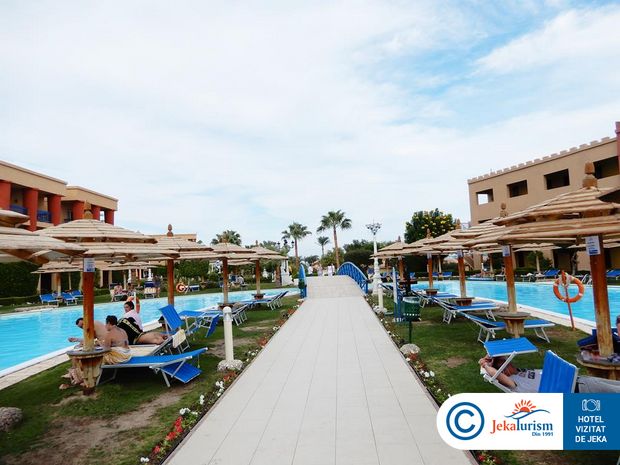 Poze Titanic Palace 12