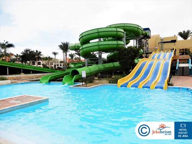 Poze Titanic Palace 13