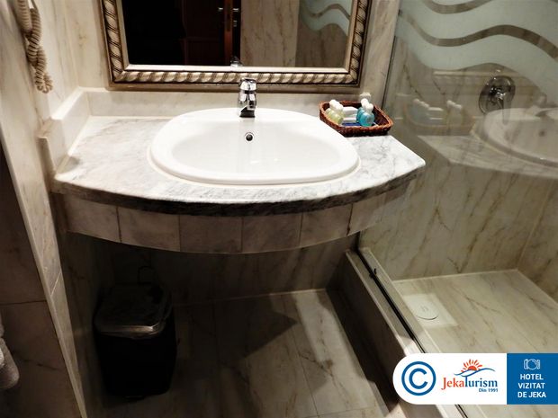 Poze Titanic Palace 8