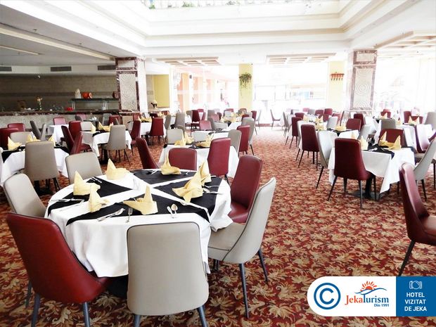 Poze Titanic Palace 9