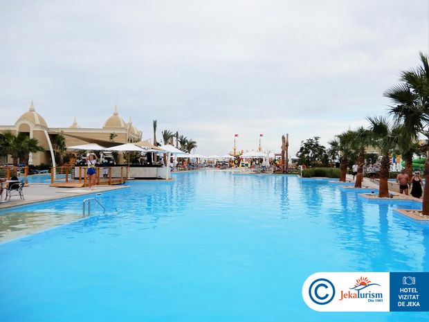 Poze Titanic Royal 7