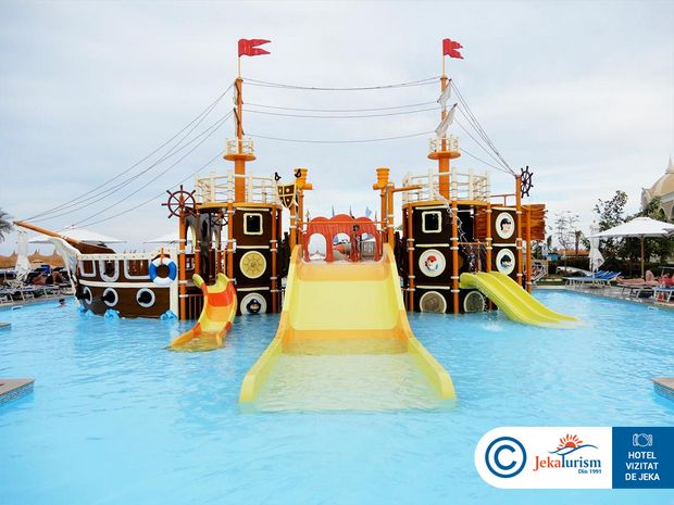 Poze Titanic Royal 8