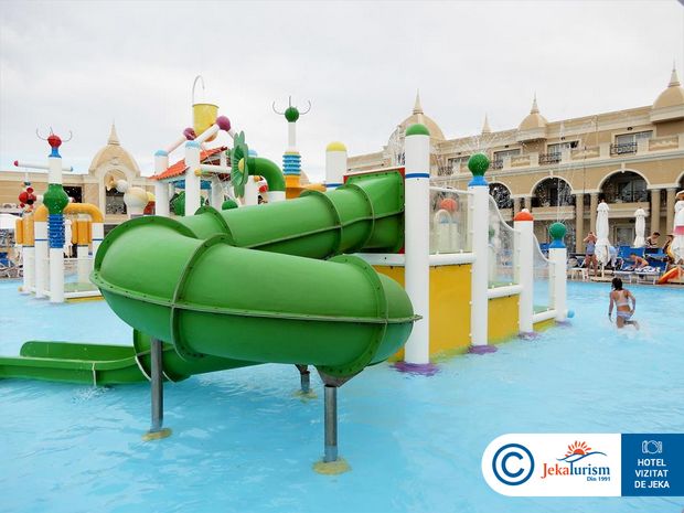 Poze Titanic Royal 9