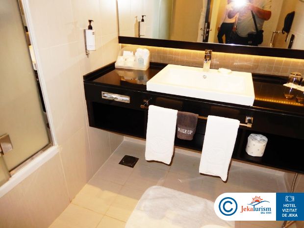 Poze Towers Rotana 10