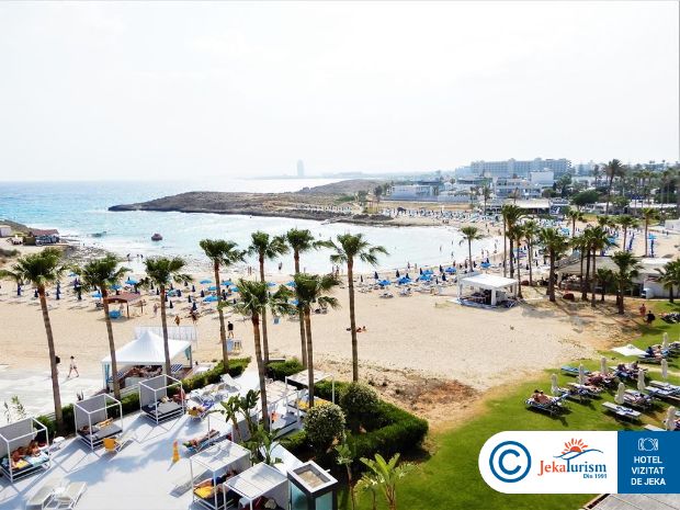 Poze Tasia Maris Sands 12