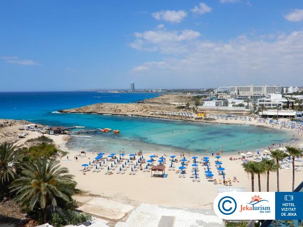 Poze Tasia Maris Sands 8