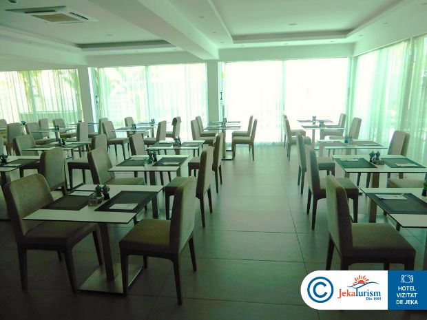 Poze Tasia Maris Sands 9