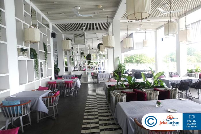 Poze The Nai Harn Phuket 13