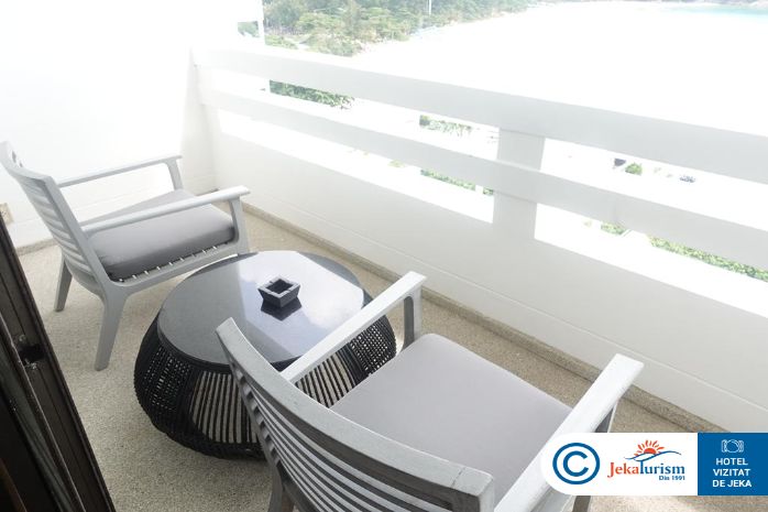 Poze The Nai Harn Phuket 6