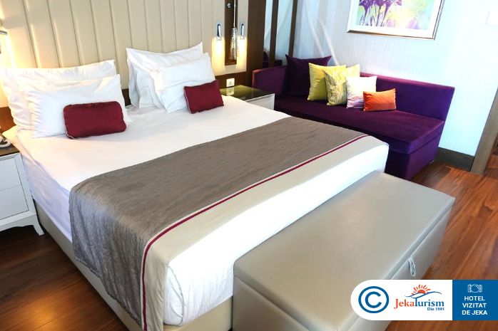 Poze Trendy Lara Turcia