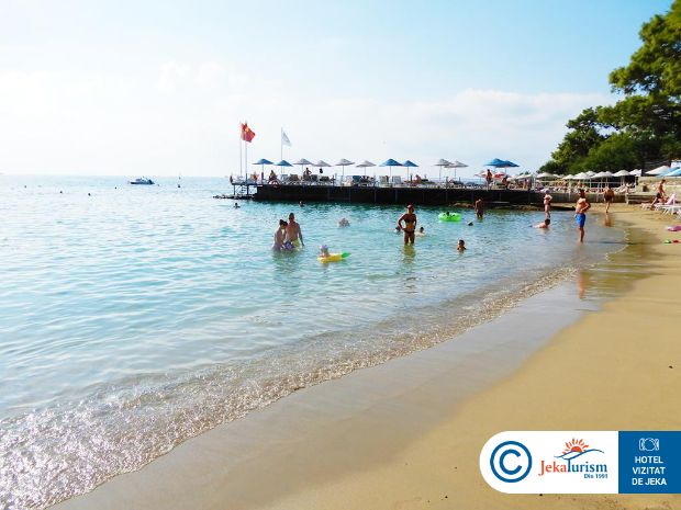 Poze Utopia Resort & Residence 14