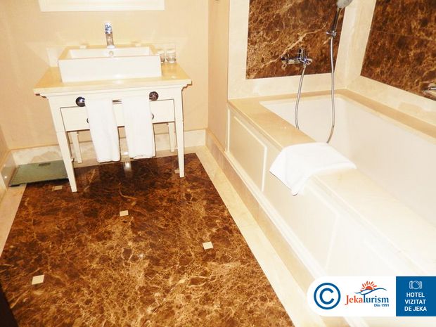 Poze Vogue Supreme 6