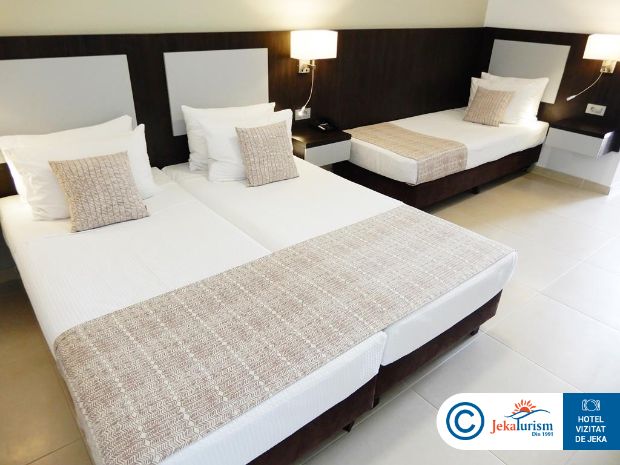 Poze White Olive Premium Laganas Grecia